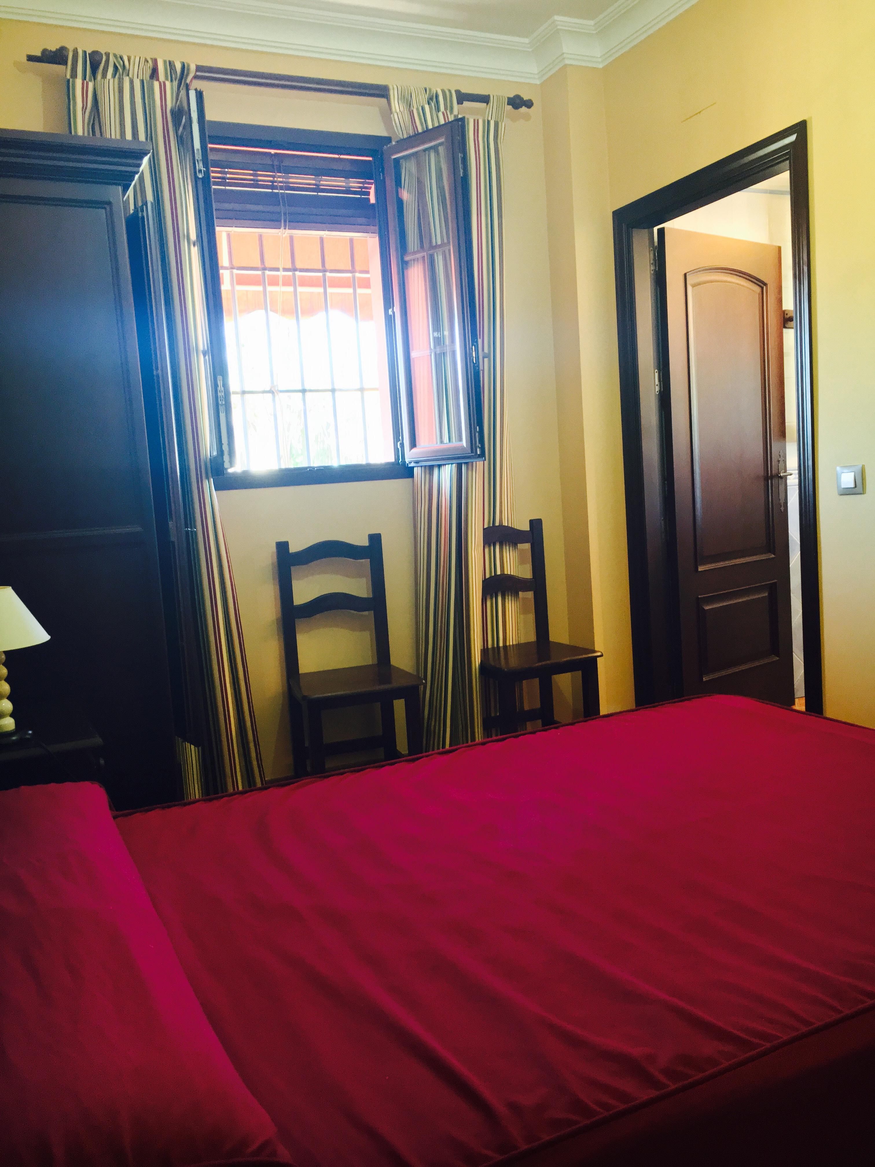 Hostal Pechi Huevar Del Aljarafe ภายนอก รูปภาพ