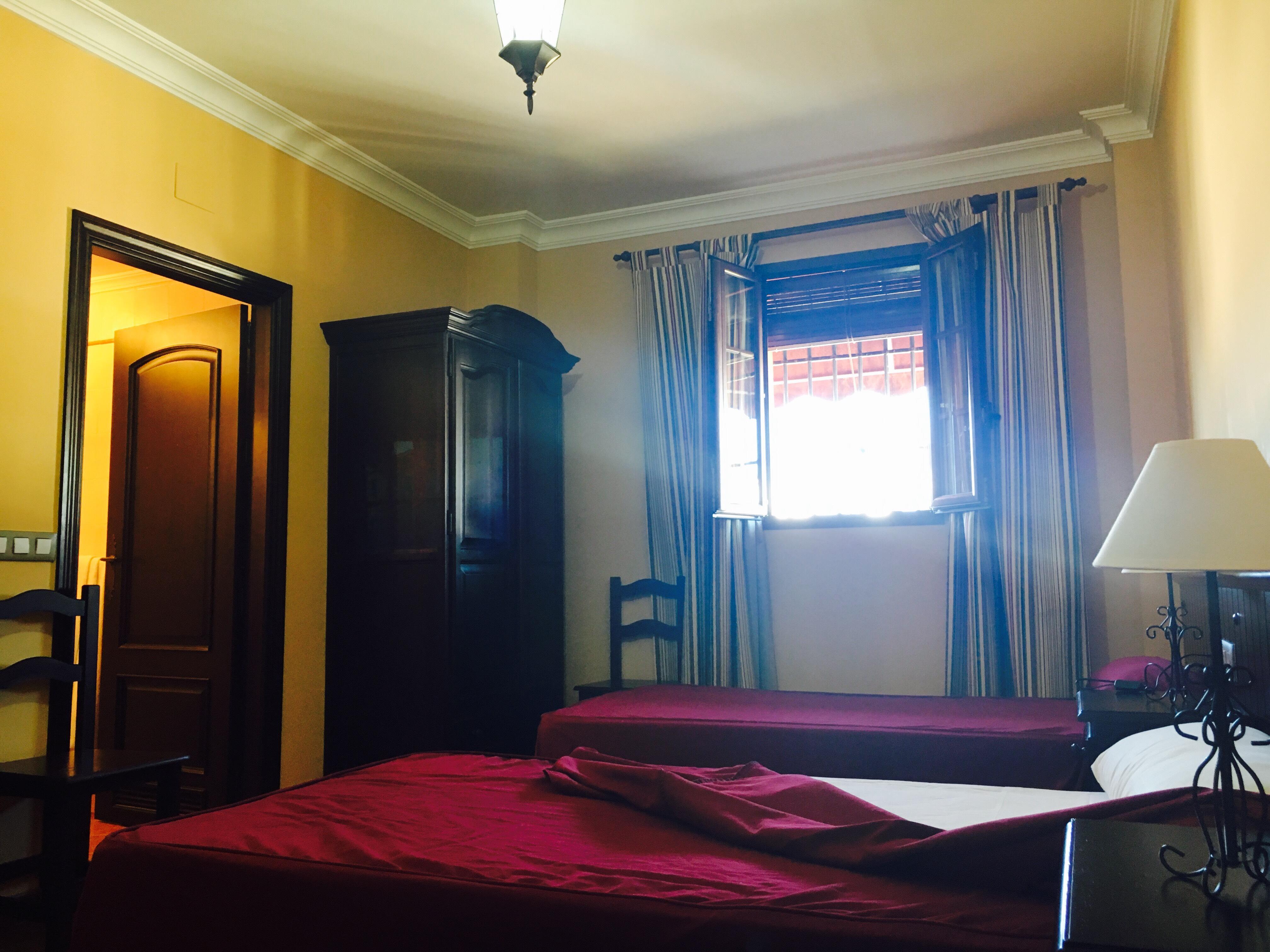 Hostal Pechi Huevar Del Aljarafe ภายนอก รูปภาพ