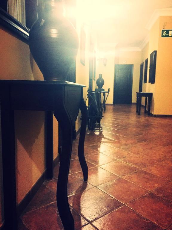 Hostal Pechi Huevar Del Aljarafe ภายนอก รูปภาพ
