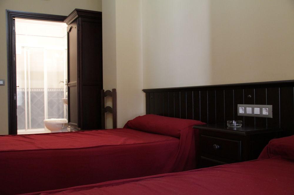 Hostal Pechi Huevar Del Aljarafe ภายนอก รูปภาพ