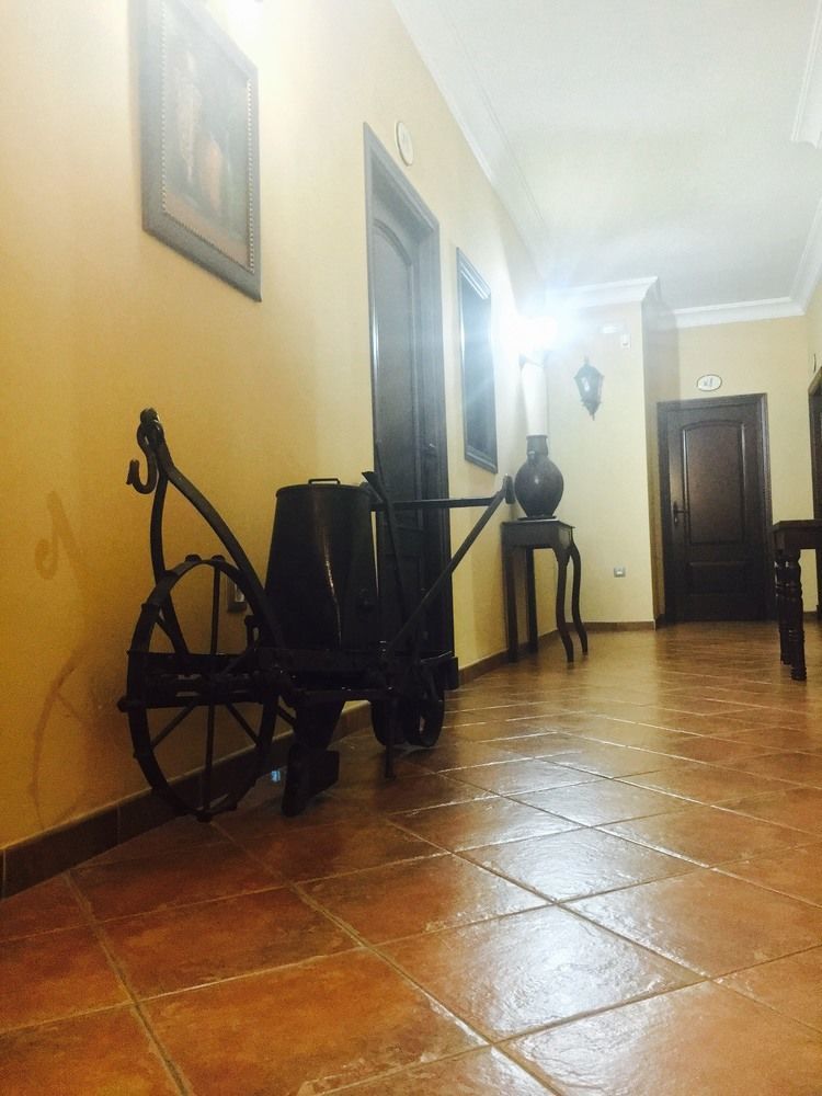 Hostal Pechi Huevar Del Aljarafe ภายนอก รูปภาพ
