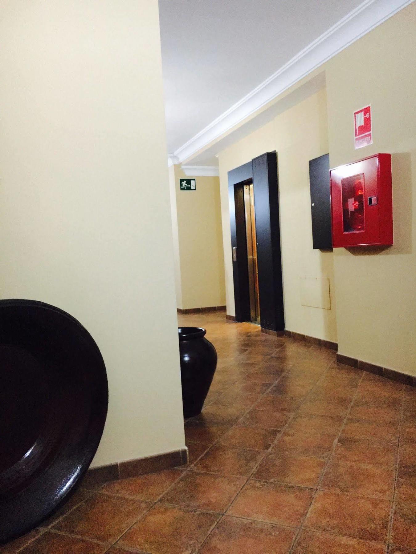 Hostal Pechi Huevar Del Aljarafe ภายนอก รูปภาพ